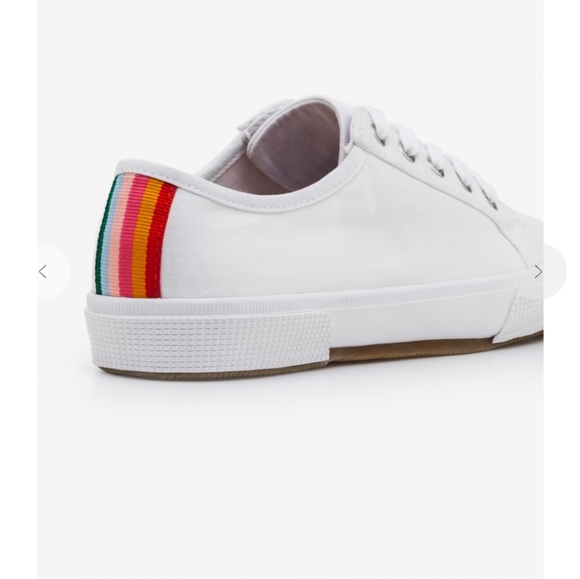 Boden Shoes - Boden canvas plimsolls sneaker
